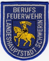 Abzeichen Berufsfeuerwehr Schwerin in silber