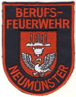 Abzeichen Berufsfeuerwehr Neumnster in rot