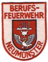 Abzeichen Berufsfeuerwehr Neumnster in wei